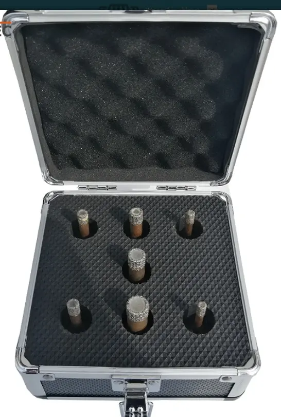 Zestaw koronek diamentowych do gresu 7 el. 2× 6, 2× 8, 10, 12, 14 mm WERTEC